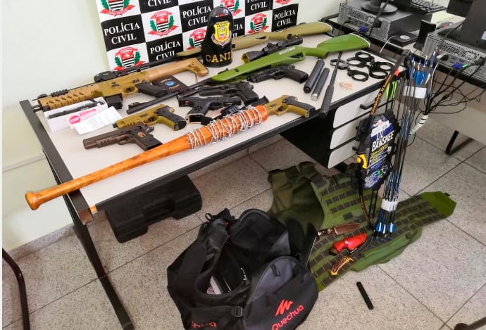 ARMADO, ALUNO AMEAÇA COLEGAS NA UNIVERSIDADE E ACABA PRESO - News Rondônia