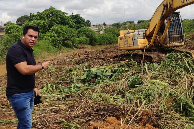 Semob realiza limpeza em canal no Bairro Castanheira a pedido do vereador Edimilson Dourado - News Rondônia