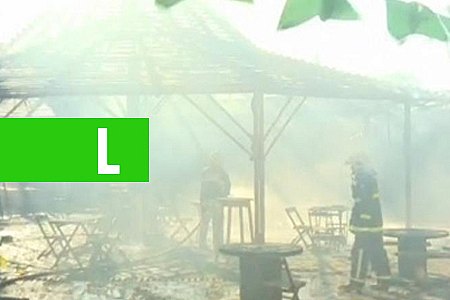 BAR PEGA FOGO APÓS TORCEDOR SOLTAR ROJÃO DURANTE O JOGO DO BRASIL - News Rondônia