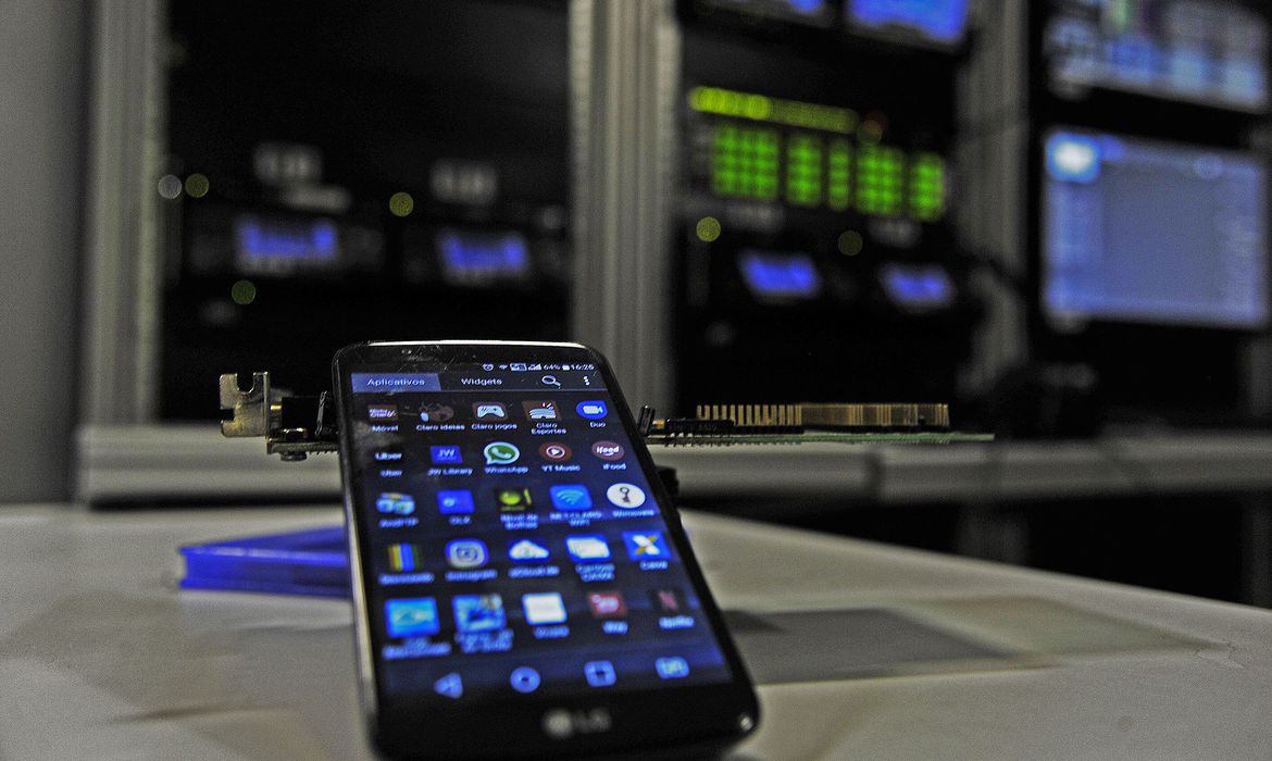 MEC oferecerá internet para universitários de federais - News Rondônia