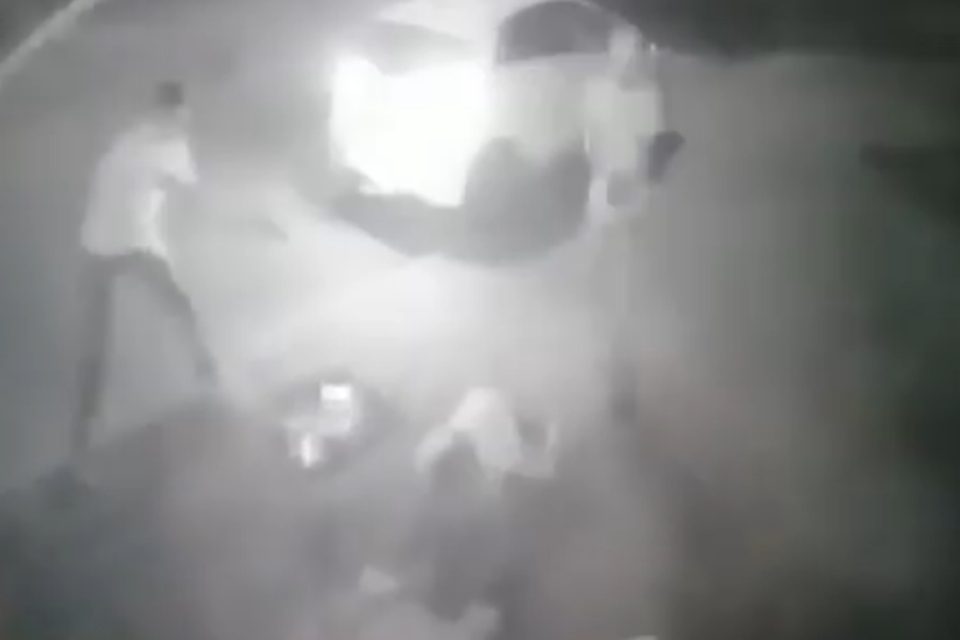 VÍDEO: CASAL É EXECUTADO A TIROS NA FRENTE DA FILHA - News Rondônia