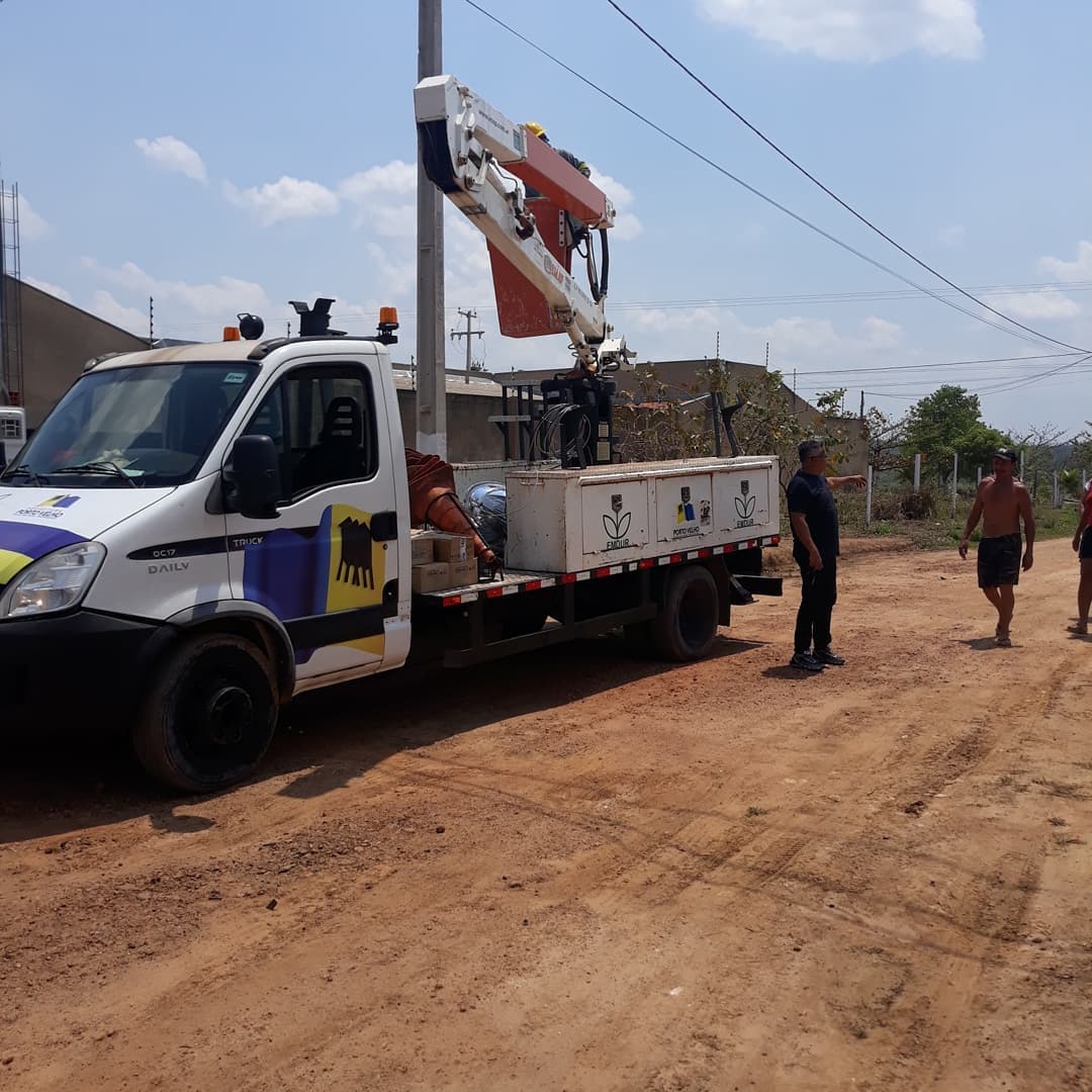 Vereador Valtinho Canuto tem pedido de manutenção nos postes de iluminação na Vila São João atendido - News Rondônia