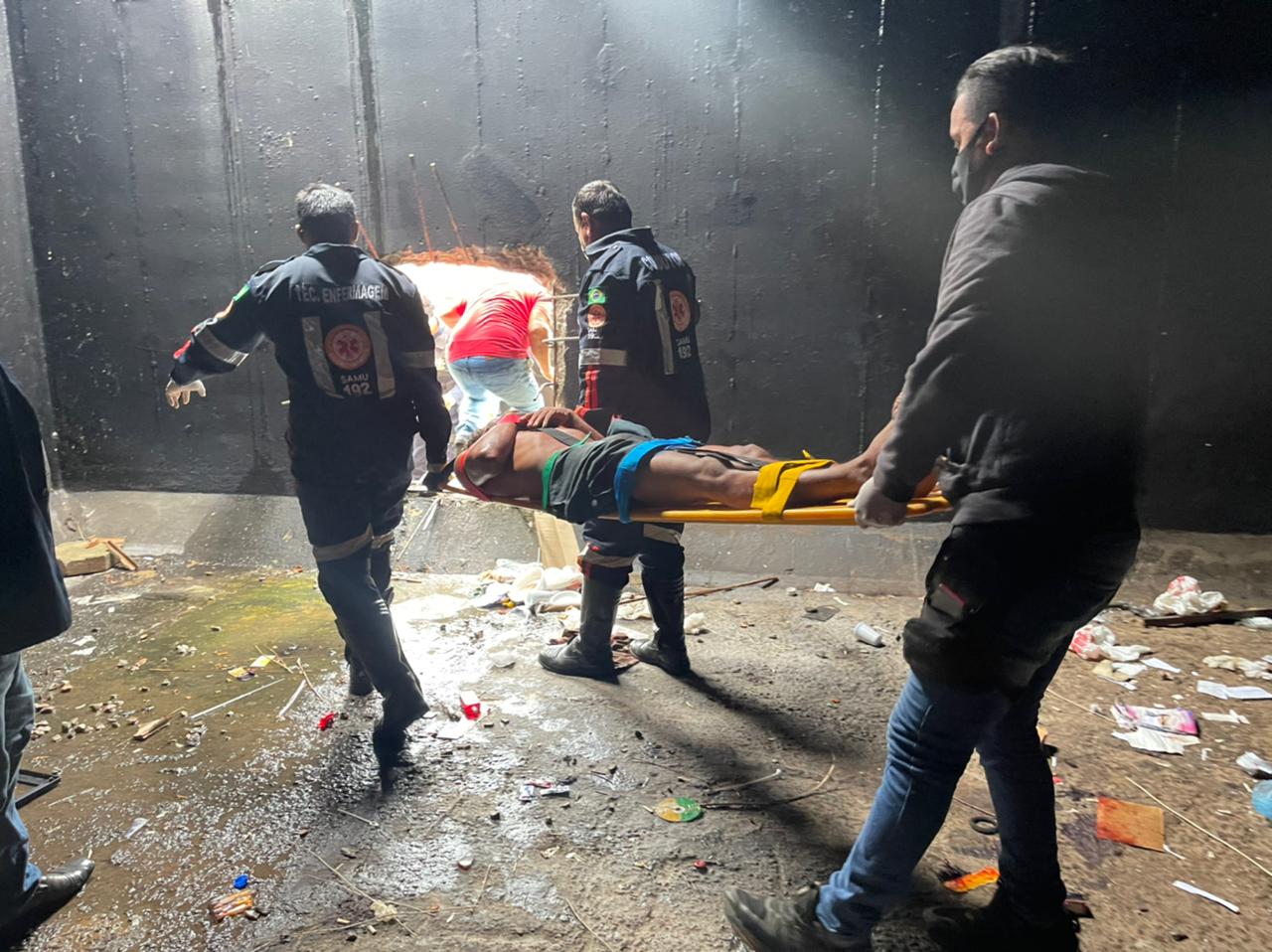 AGONIZANDO: Morador de Rua é encontrado no prédio abandonado da Caerd - News Rondônia
