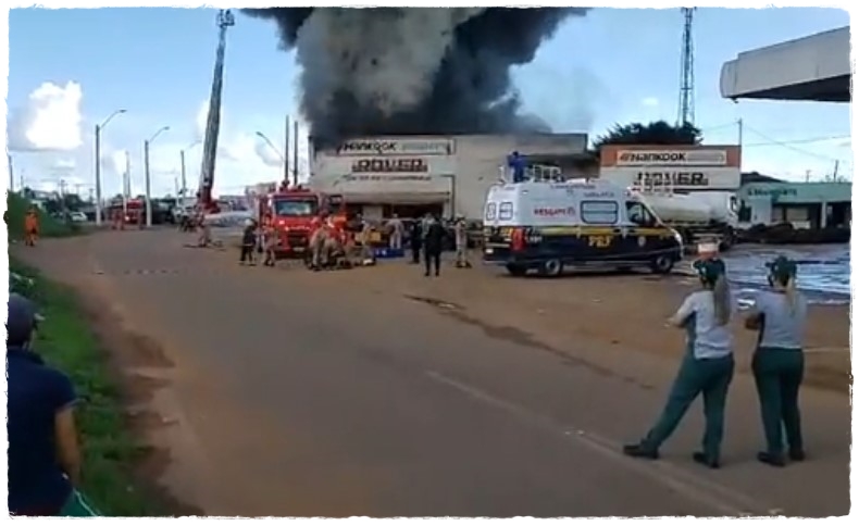 O incêndio que causou aglomeração, mas não tirou o foco de bravos homens - Por Anderson Nascimento - News Rondônia
