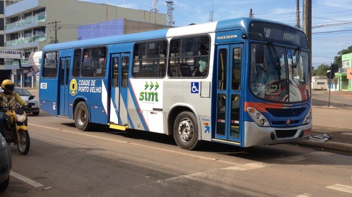 PORTÕES ABERTOS - SEMTRAN MANTERÁ LINHA DE ÔNIBUS COM ITINERÁRIO ATÉ A BASE AÉREA - News Rondônia