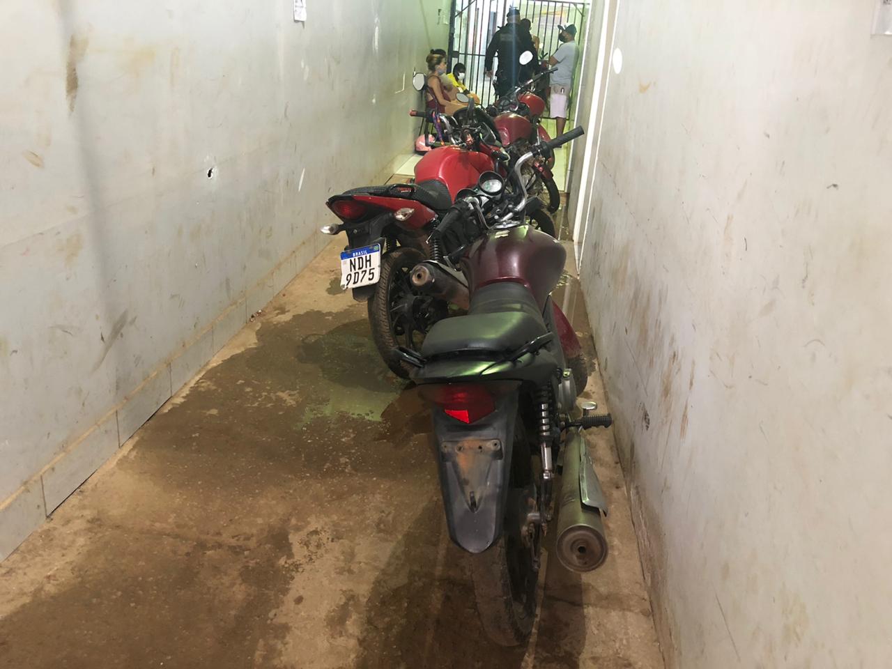 ROUBADAS - PM estoura mocó e prende marginal com motocicletas - News Rondônia