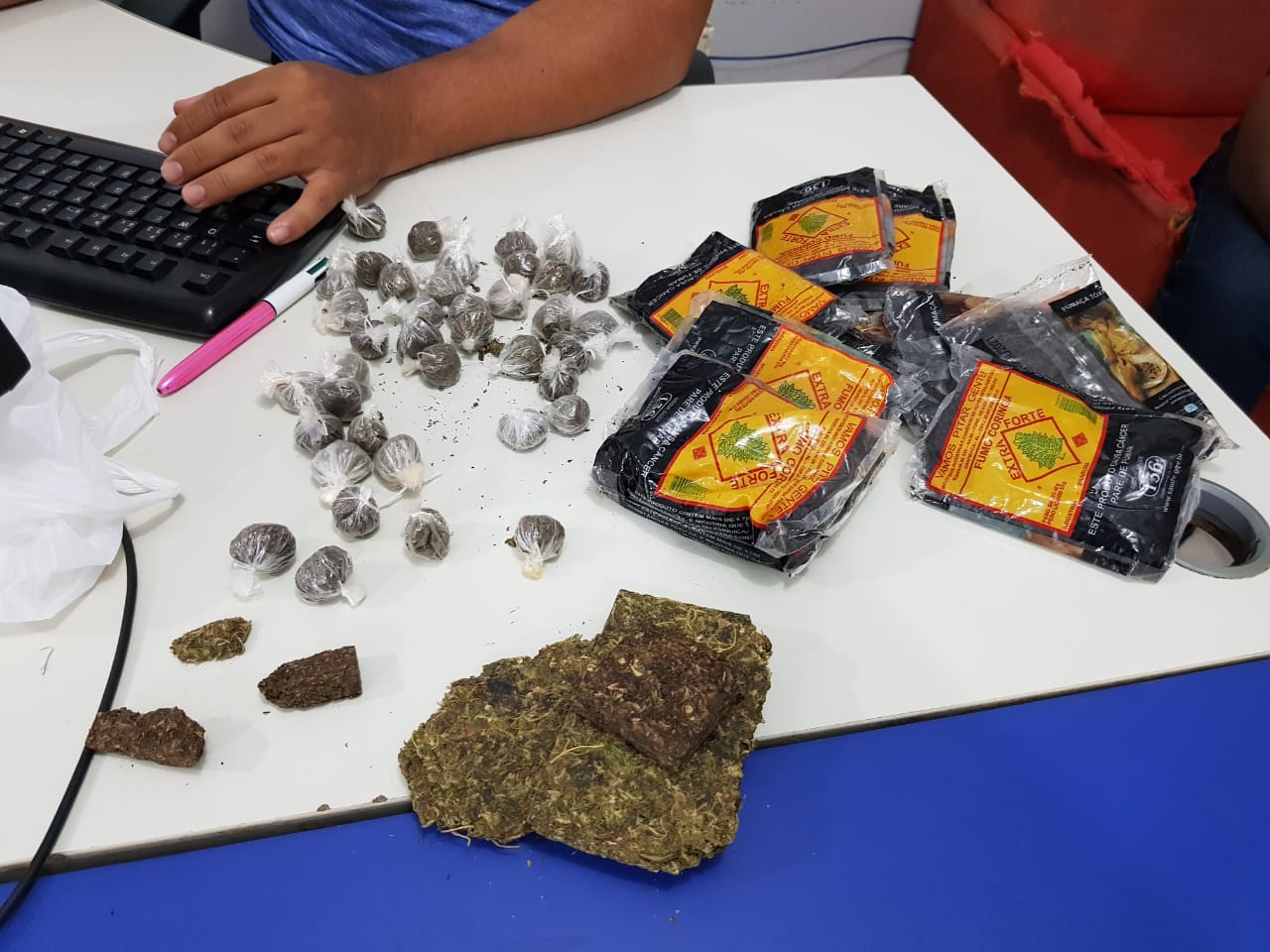 AGENTES PENINTENCIÁRIOS APREENDE DROGAS EM CELA DE APENADOS NO PRESÍDIO 470 - News Rondônia