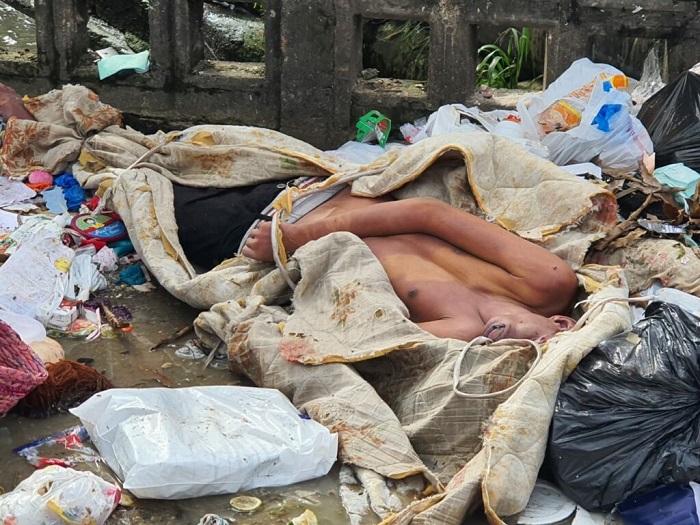 ATÉ A MORTE - Homem é espancado e corpo encontrado em lixeira - IMAGENS FORTES - News Rondônia