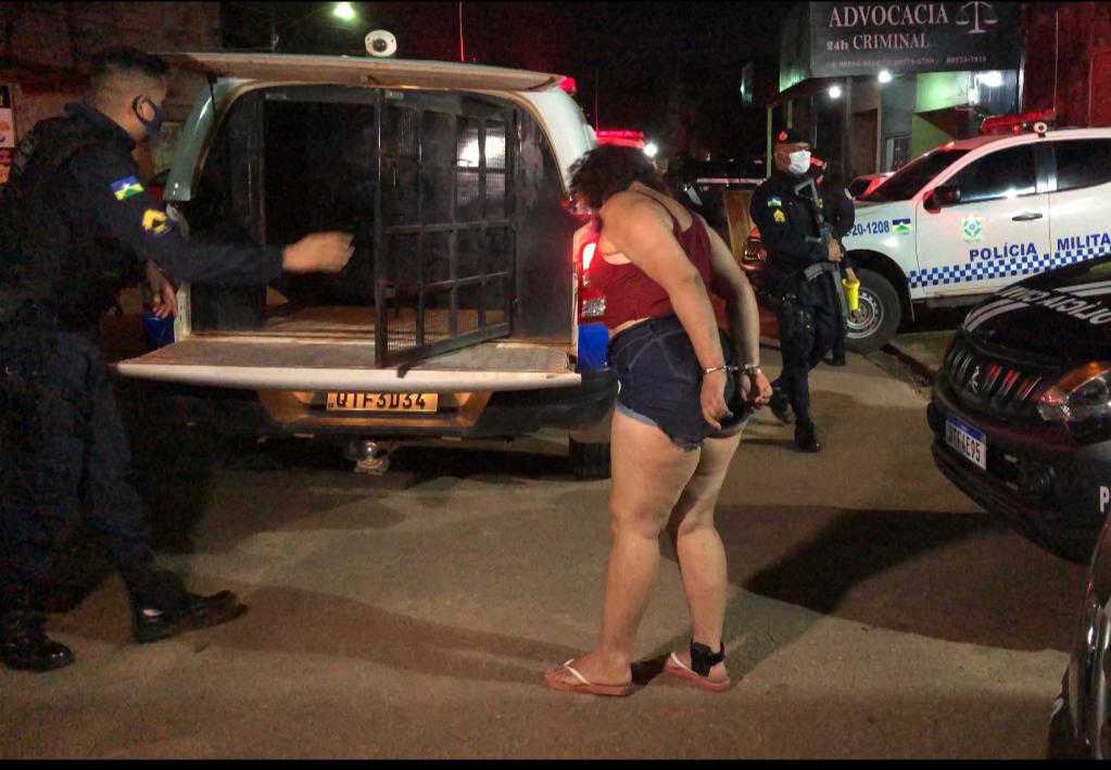 TORNOZELEIRA DO WIFI - PM prende jovem com droga em bar - News Rondônia