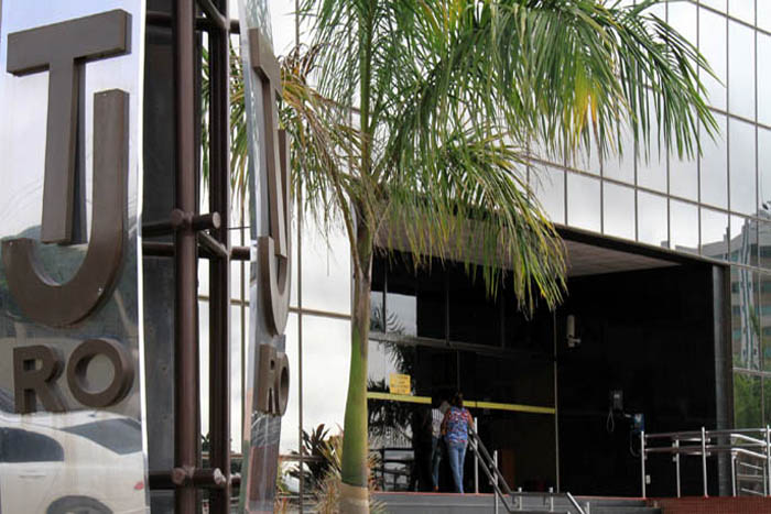 PLENO DO TJRO SUSPENDE EFEITO DA EMENDA 131/2018, QUE TRANSFERE FUNCIONÁRIOS DA CERON PARA O EXECUTIVO - News Rondônia