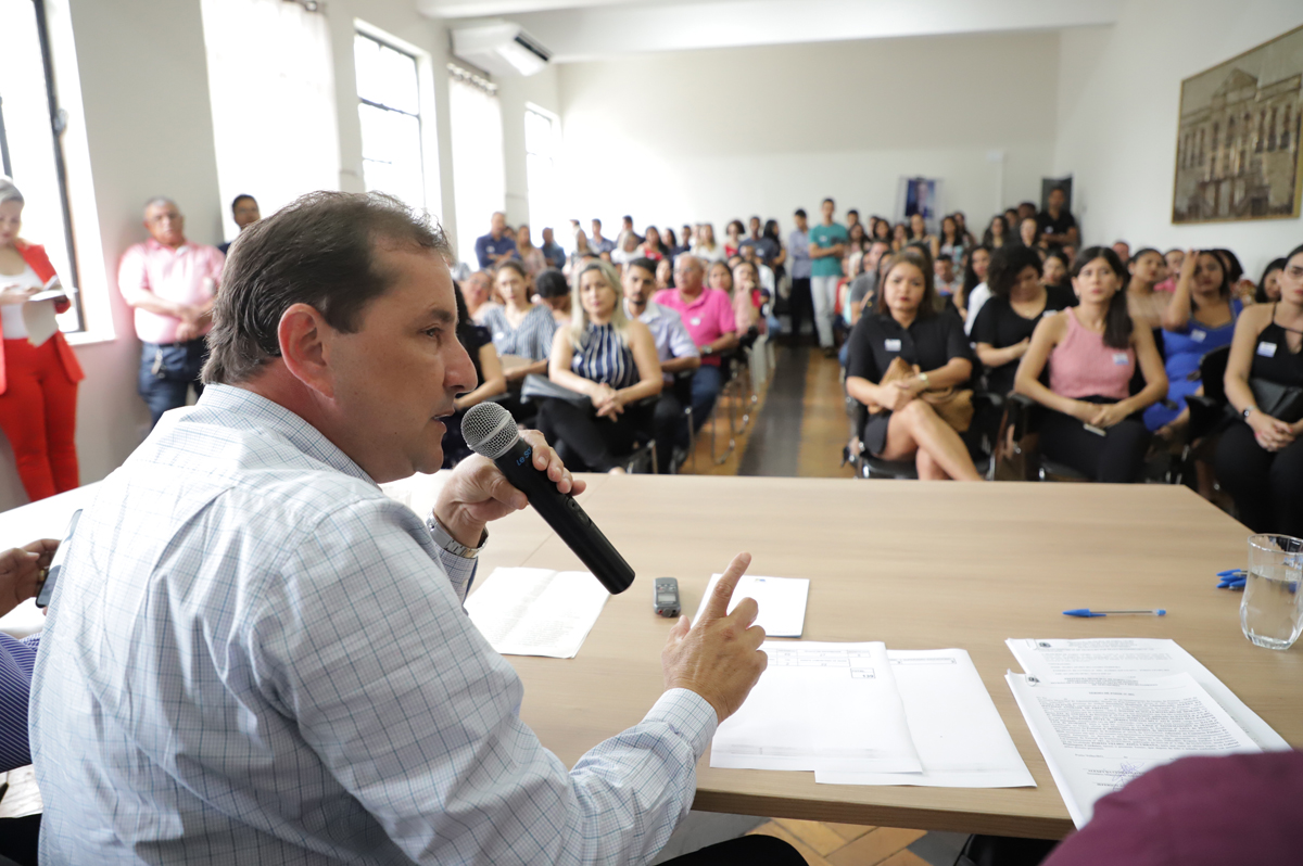 PREFEITO EMPOSSA 70 NOVOS PROFESSORES CONCURSADOS - News Rondônia