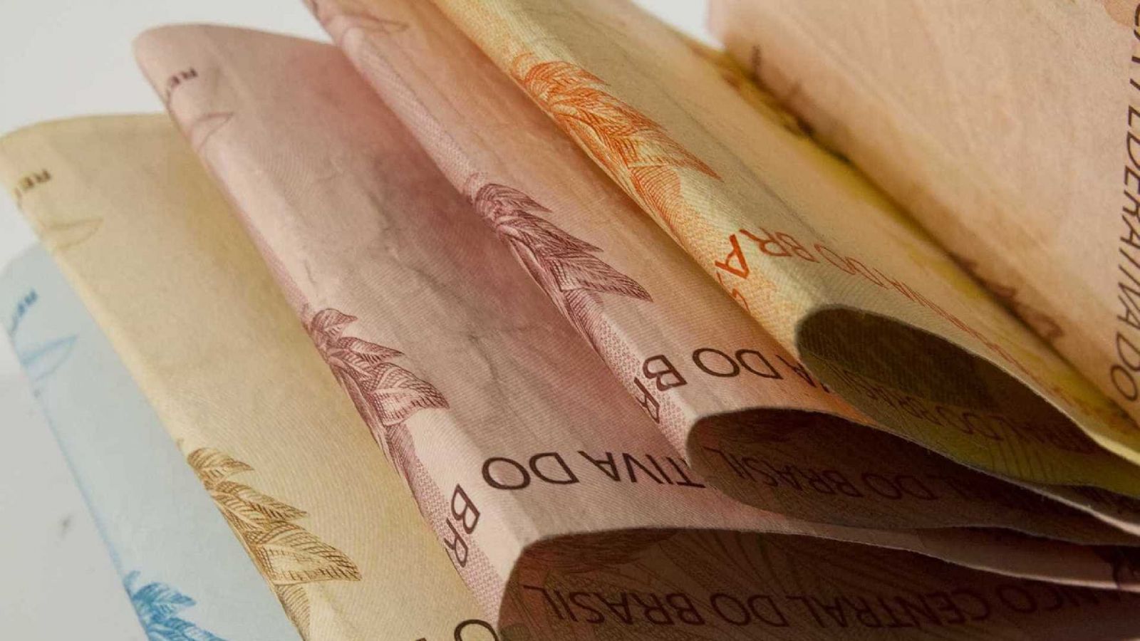 ALTA DO DÓLAR ELEVA ENDIVIDAMENTO DOS ESTADOS EM R$ 15 BILHÕES - News Rondônia