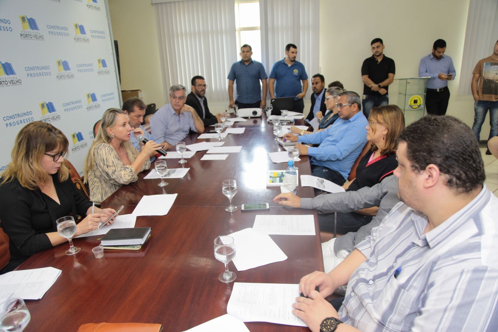 PREFEITO REÚNE SECRETÁRIOS PARA INICIAR GRANDE PROJETO DE AÇÃO SOCIAL - News Rondônia