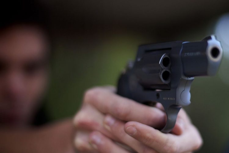 POLÍCIA PRENDE ELEMENTO ARMADO NA RUA GERALDO SIQUEIRA ZONA SUL DE PORTO VELHO - News Rondônia