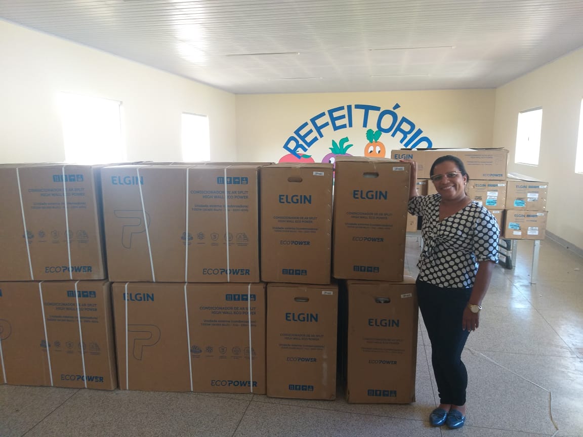 Prefeitura atende pedido do vereador Marcio Pacele e entrega centrais de ar na Escola Municipal Engenheiro Walmer Adão - News Rondônia