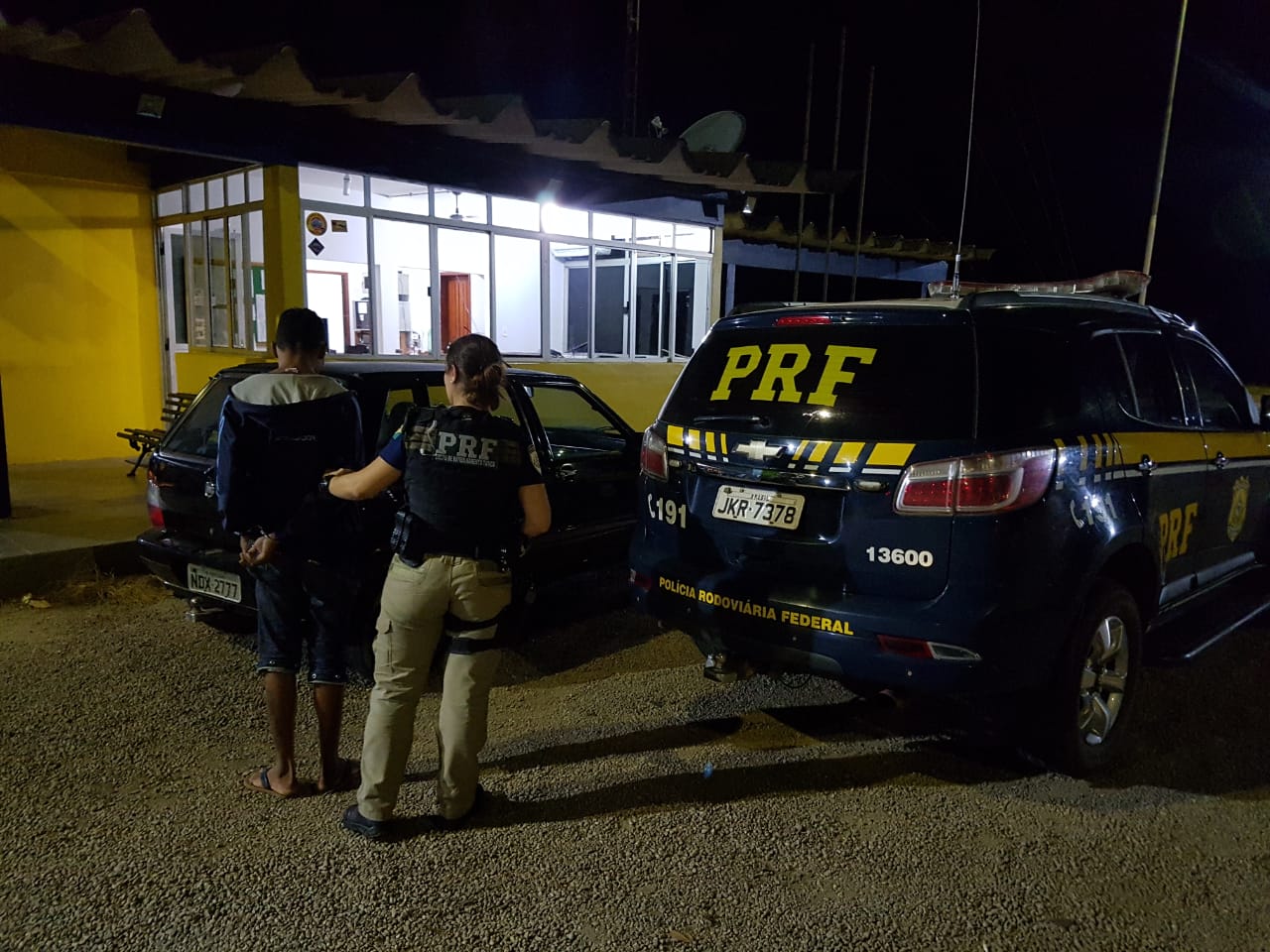 EM PORTO VELHO, PRF RECUPERA CARRO ROUBADO - News Rondônia