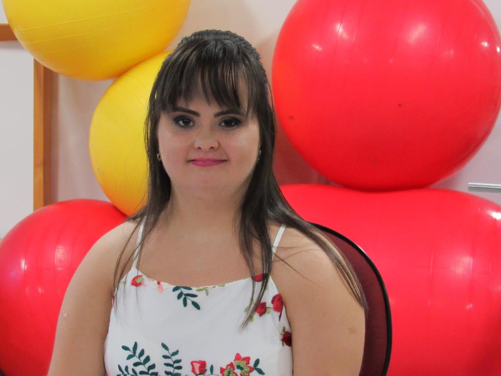 RARIDADE: LUANA PODE SER A PRIMEIRA BRASILEIRA COM SÍNDROME DE DOWN A COLAR GRAU EM FISIOTERAPIA - News Rondônia