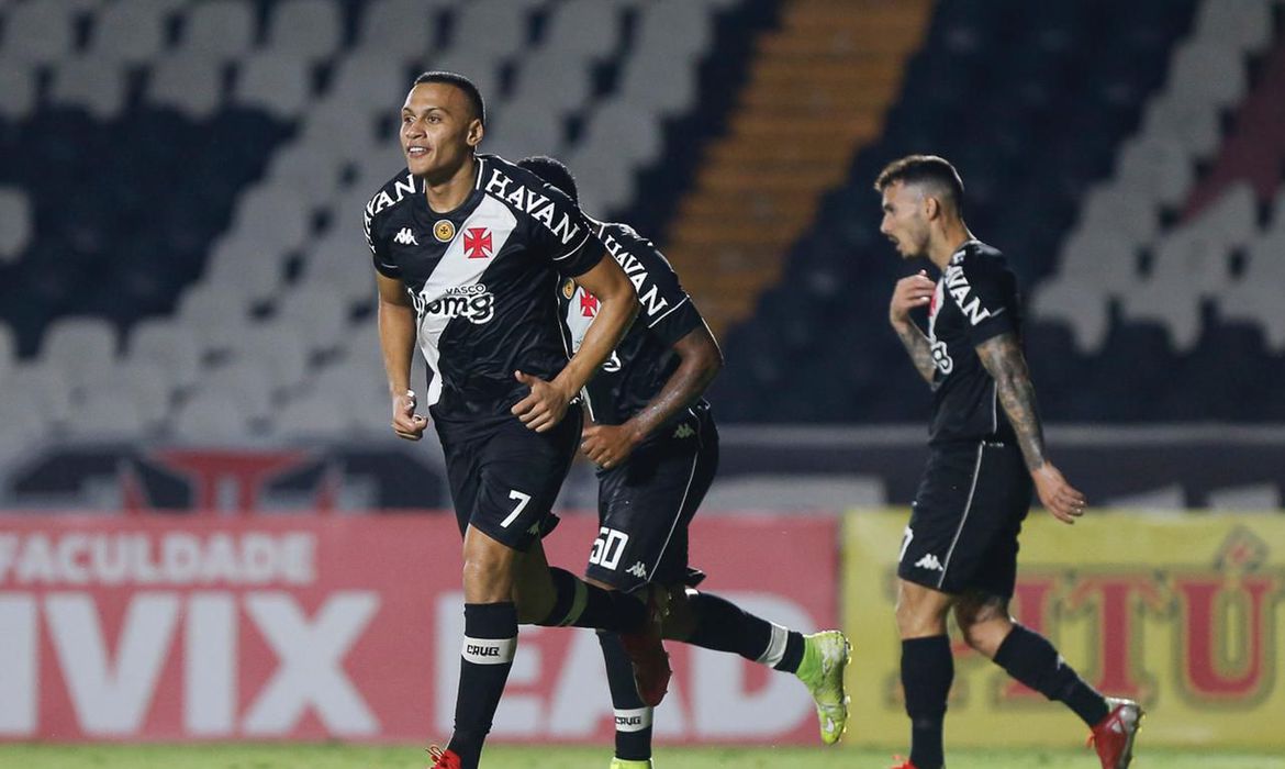 Vasco bate Vila Nova em São Januário e entra no G4 da Série B - News Rondônia