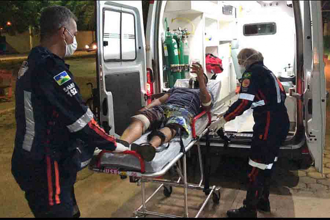 Jovem sofre tentativa de homicídio por ocupantes de carro na zona leste e é socorrido - News Rondônia