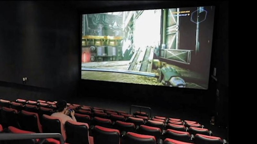 Sem clientes e filmes na pandemia, cinemas alugam telões para gamers - News Rondônia
