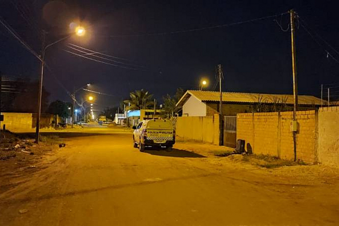 Garota é baleada na cabeça tentando salvar a vida de namorado que havia conhecido pela internet; autor do tiro é o ex dela - News Rondônia