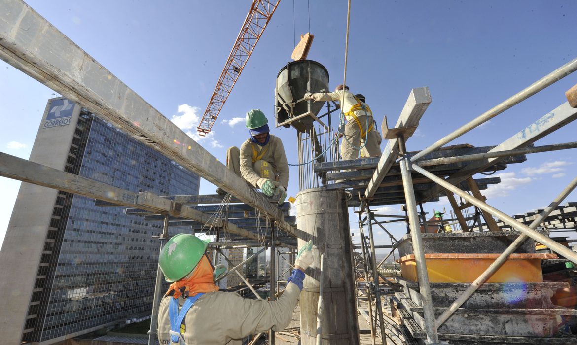 Brasil cria 280,6 mil postos de trabalho formal em maio - News Rondônia