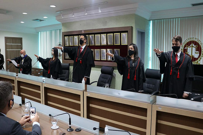 Ministério Público empossa quatro novos Promotores de Justiça e amplia quadro de Membros no Estado - News Rondônia