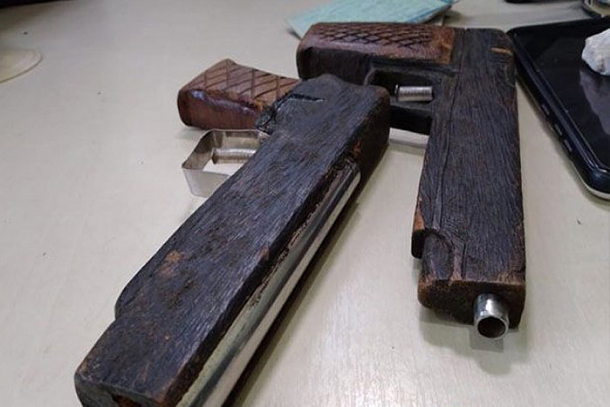 Casal de apenados é preso pela Polícia Militar com armas de fabricação artesanal, em Ji-Paraná - News Rondônia