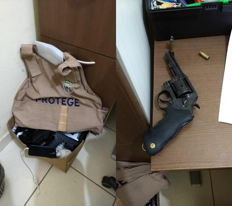 CRIMINOSOS ARMADOS INVADEM ELETROBRAS, RENDEM FUNCIONÁRIOS, ROUBAM OBJETOS E SÃO PRESOS NA CIDADE DO POVO - News Rondônia