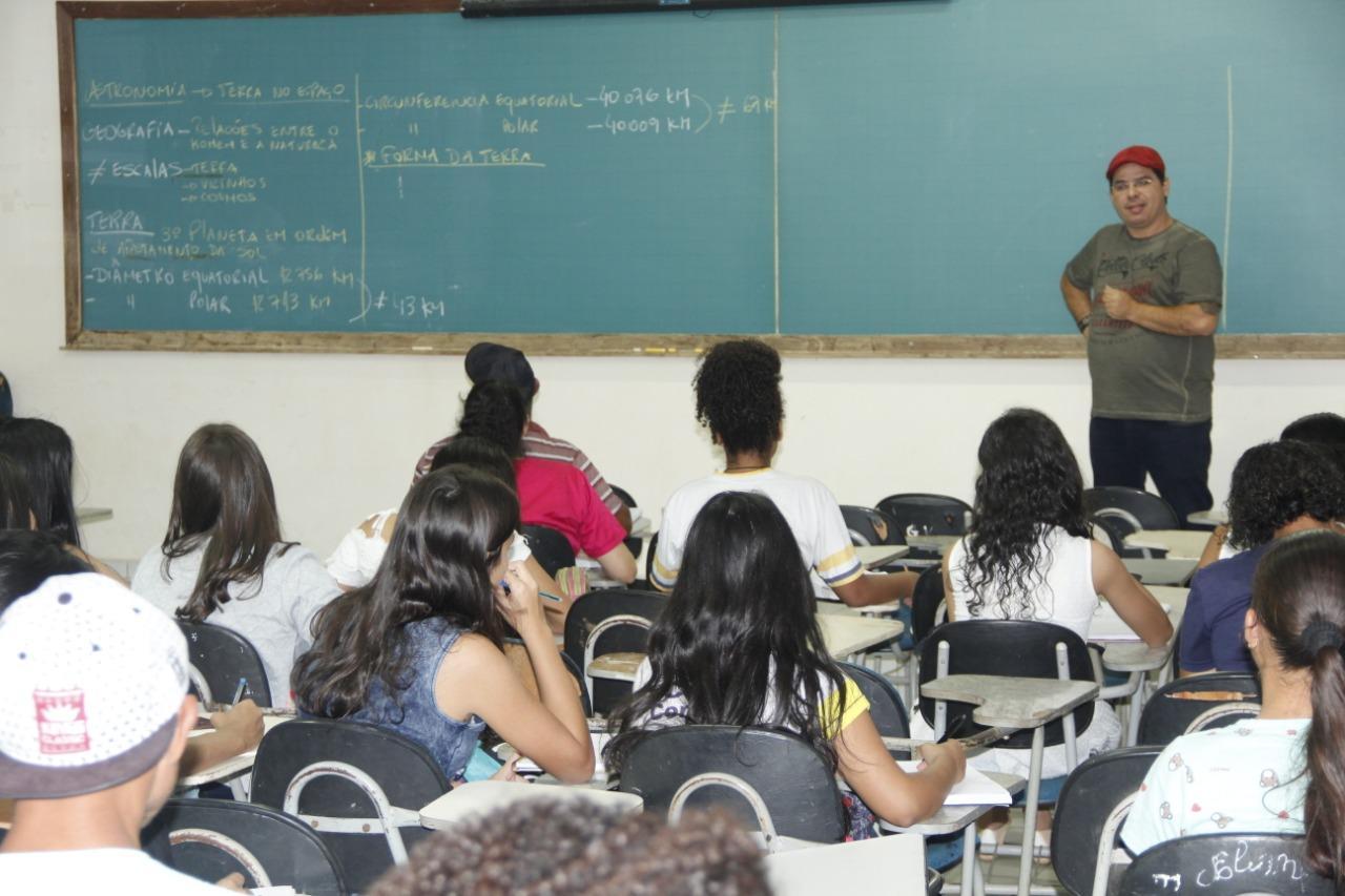 SEMED INICIA AULAS DA SÉTIMA TURMA DO PROJETO MUNICIPAL PRÉ-ENEM, VESTIBULARES E CONCURSOS - News Rondônia