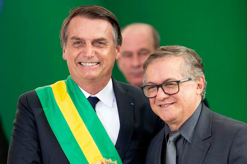 BOLSONARO INDICA DEMISSÃO DE VÉLEZ PARA A PRÓXIMA SEMANA - News Rondônia