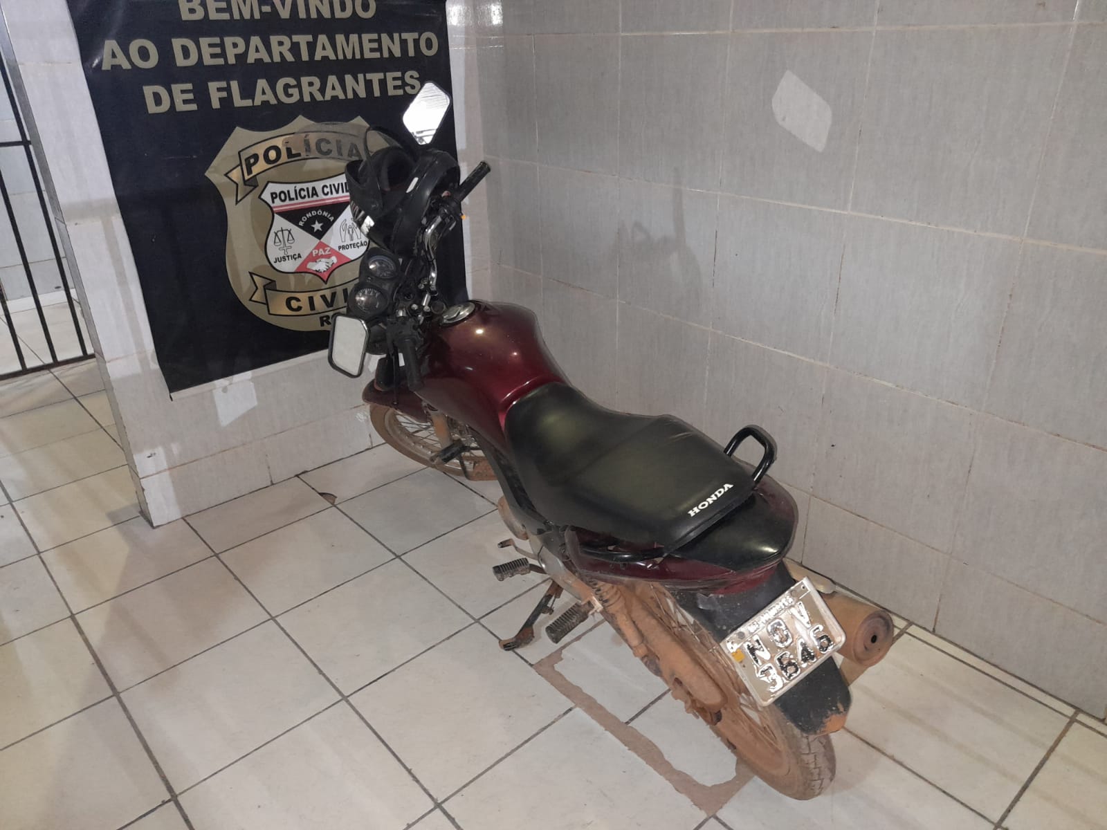 FLAGRANTE - Suspeito embriagado é preso com droga após fuga da Polícia na zona leste - News Rondônia
