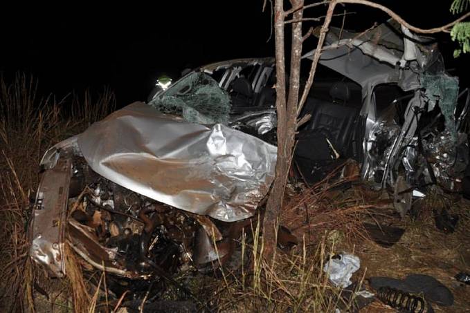 FATAL: Batida entre picape e caminhão na BR-364 deixa homem e mulher mortos, além de feridos em estado grave - News Rondônia