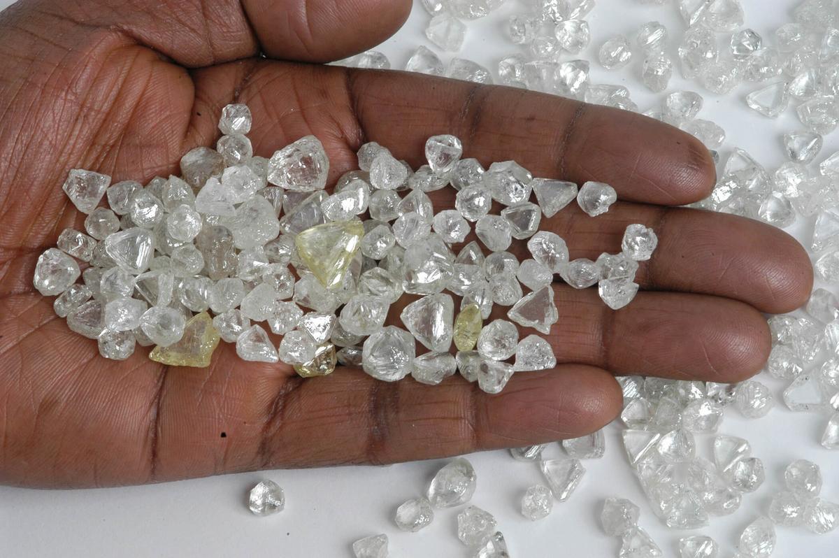DIAMANTES APREENDIDOS EM COMODORO MOSTRA FRAGILIDADE DO SISTEMA DE VIGILÂNCIA ENTRE RONDÔNIA E MATO GROSSO - News Rondônia