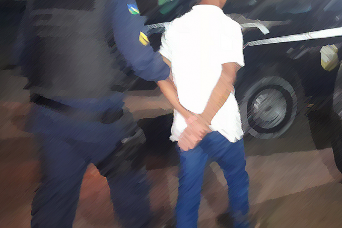 NA BOATE: Suspeito é preso guardando revólver para amigo na zona leste - News Rondônia
