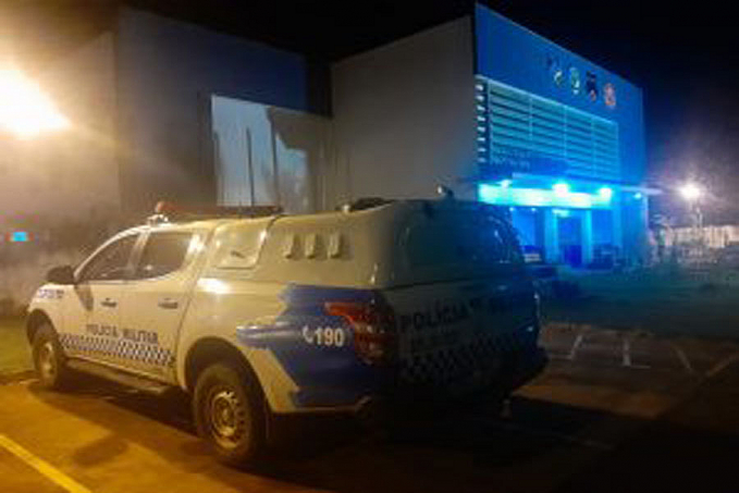 Foragido se esconde em casinha de cachorro ao tentar fugir da polícia em Vilhena - News Rondônia