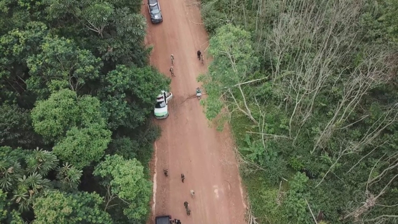 POLÍCIA SOFRE EMBOSCADA DURANTE FISCALIZAÇÃO CONTRA INVASORES EM RONDÔNIA - News Rondônia