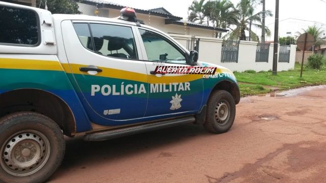 ROLIM DE MOURA  MULHER É ESFAQUEADA NO BAIRRO CIDADE ALTA - News Rondônia