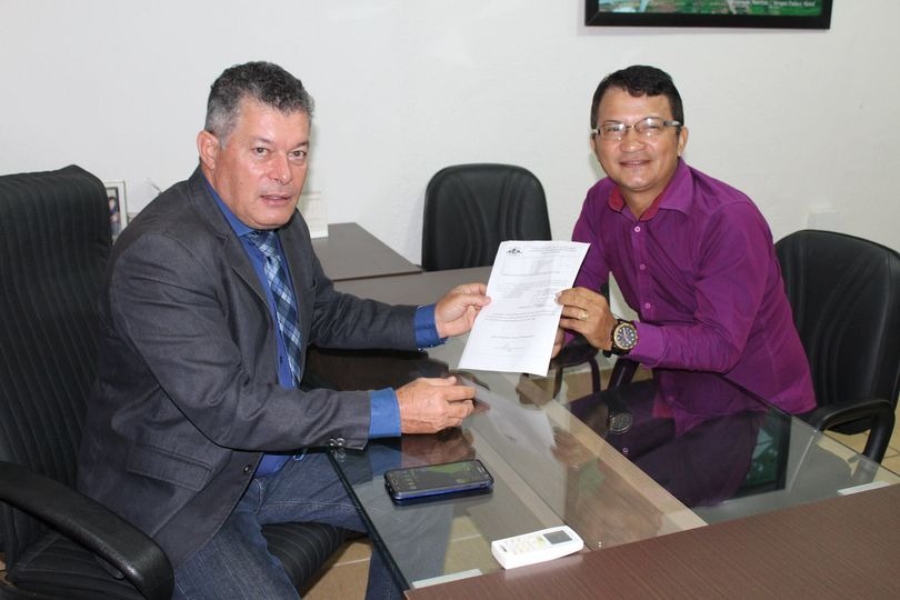Deputado Edson Martins firma compromisso para a reforma e iluminação da praça do bairro Santa Luzia em Guajará-Mirim - News Rondônia