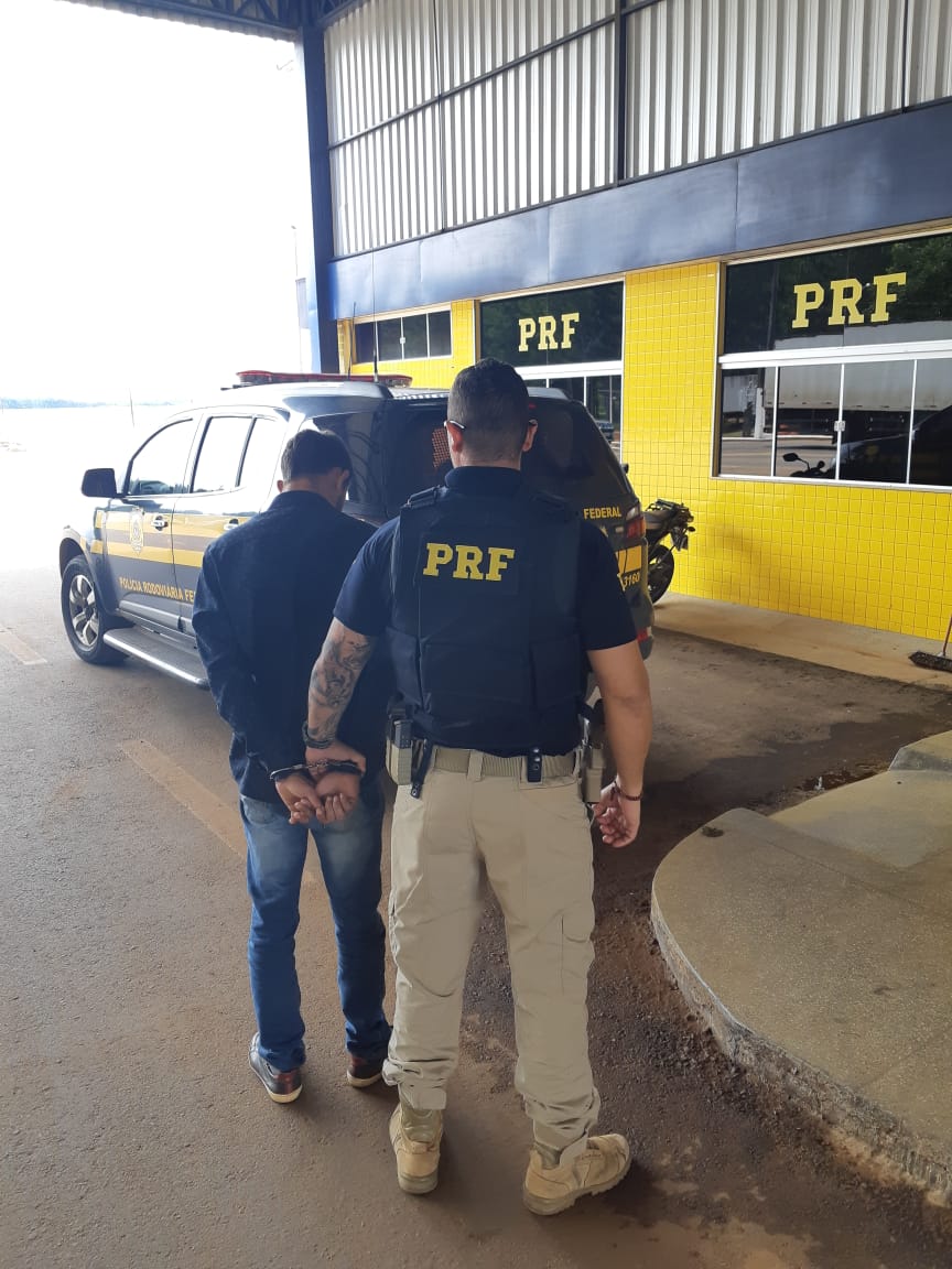 EM VILHENA (RO), PRF FLAGRA PASSAGEIRO DE ÔNIBUS COM CERCA DE DOIS QUILOS DE MACONHA - News Rondônia