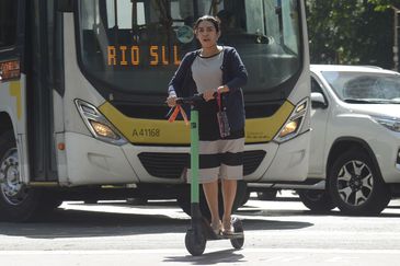 AINDA SEM REGRAS, PATINETES ELÉTRICOS INVADEM CIDADES E VIRAM FEBRE - News Rondônia
