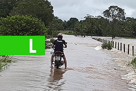 VÍDEO: RIO TRANSBORDA, ISOLA ESTRADA E QUASE ATINGE PONTE NA BR-429 ENTRE ALVORADA E SÃO MIGUEL - News Rondônia