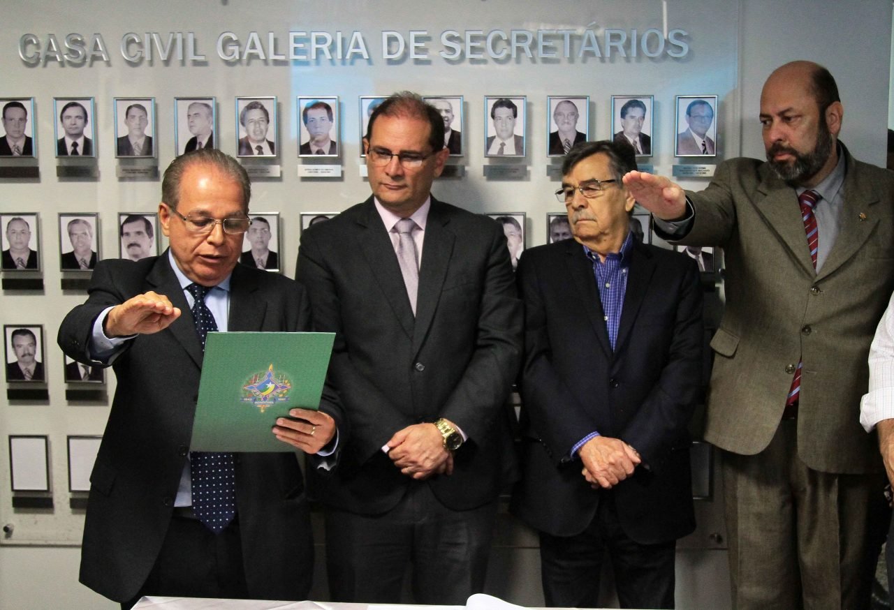 NOVOS SECRETÁRIOS DA CASA CIVIL E MILITAR DE RONDÔNIA SÃO EMPOSSADOS PELO GOVERNADOR DANIEL PEREIRA - News Rondônia