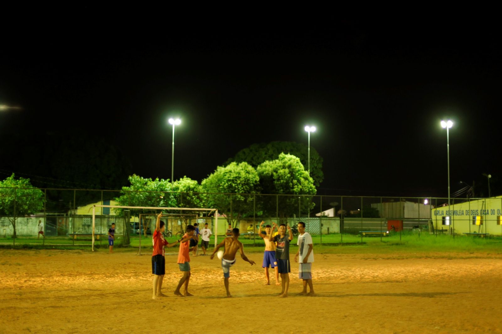 COMPLEXO ESPORTIVO DO CONJUNTO JAMARY É TOTALMENTE ILUMINADO PELA PREFEITURA - News Rondônia