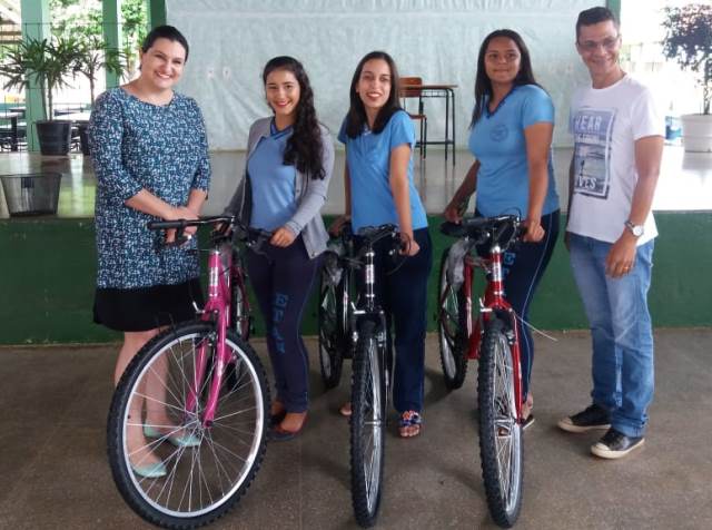 ALUNOS DE CEREJEIRAS SÃO PREMIADOS NO CONCURSO 'JUSTIÇA E CIDADANIA NA ESCOLA' - News Rondônia