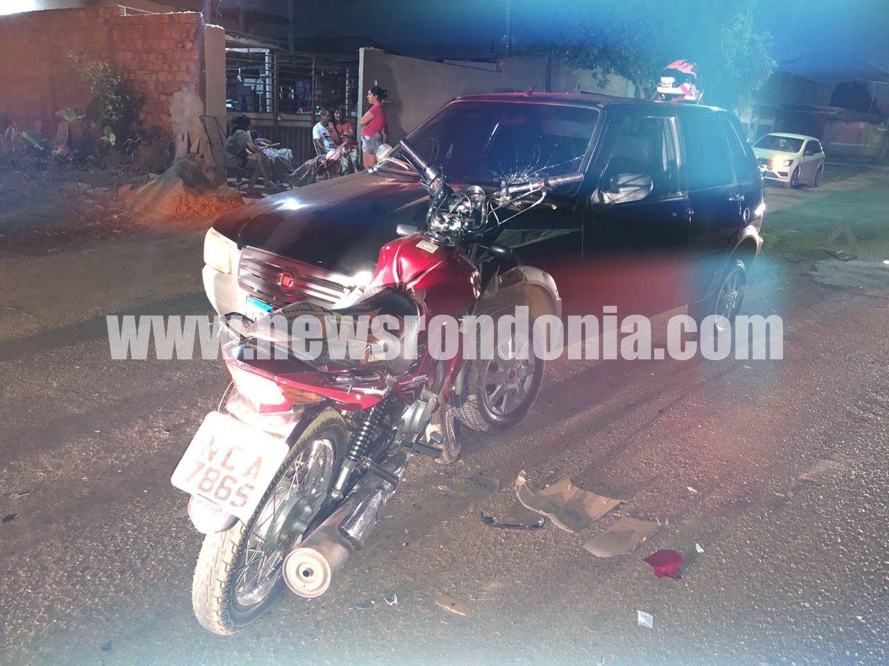 Motociclista colide com carro na rua Piratininga, bairro Lagoa - News Rondônia