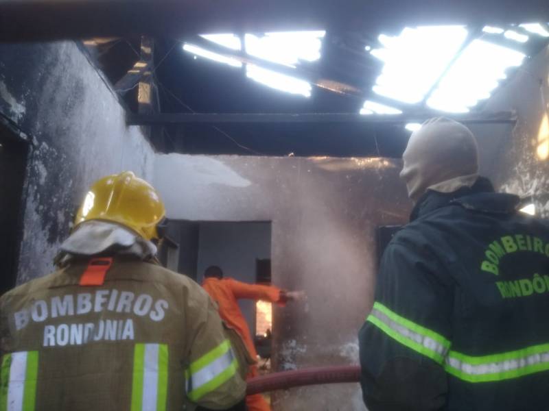 TRAGÉDIA EM RONDÔNIA: Criança de três anos morre carbonizada - News Rondônia