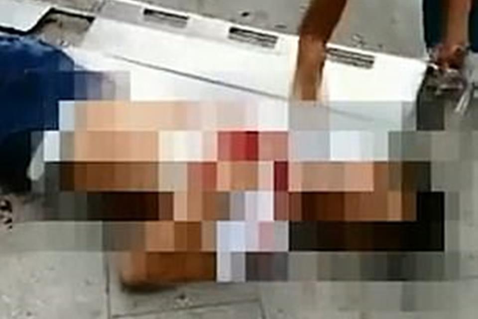 MULHER MATA NAMORADO COM TESOURADAS APÓS ELE CHAMÁ-LA DE GORDA - News Rondônia