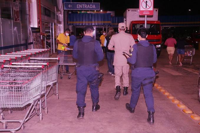 Na segunda noite da 'Operação Decreto', mais de 30 estabelecimentos comerciais foram fiscalizados em Porto Velho - News Rondônia