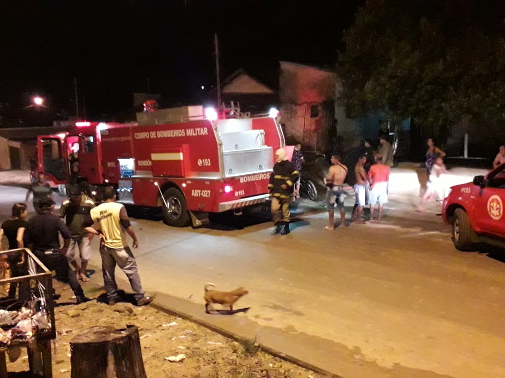 INCÊNDIO CONSOME RESIDÊNCIA EM JARU - News Rondônia